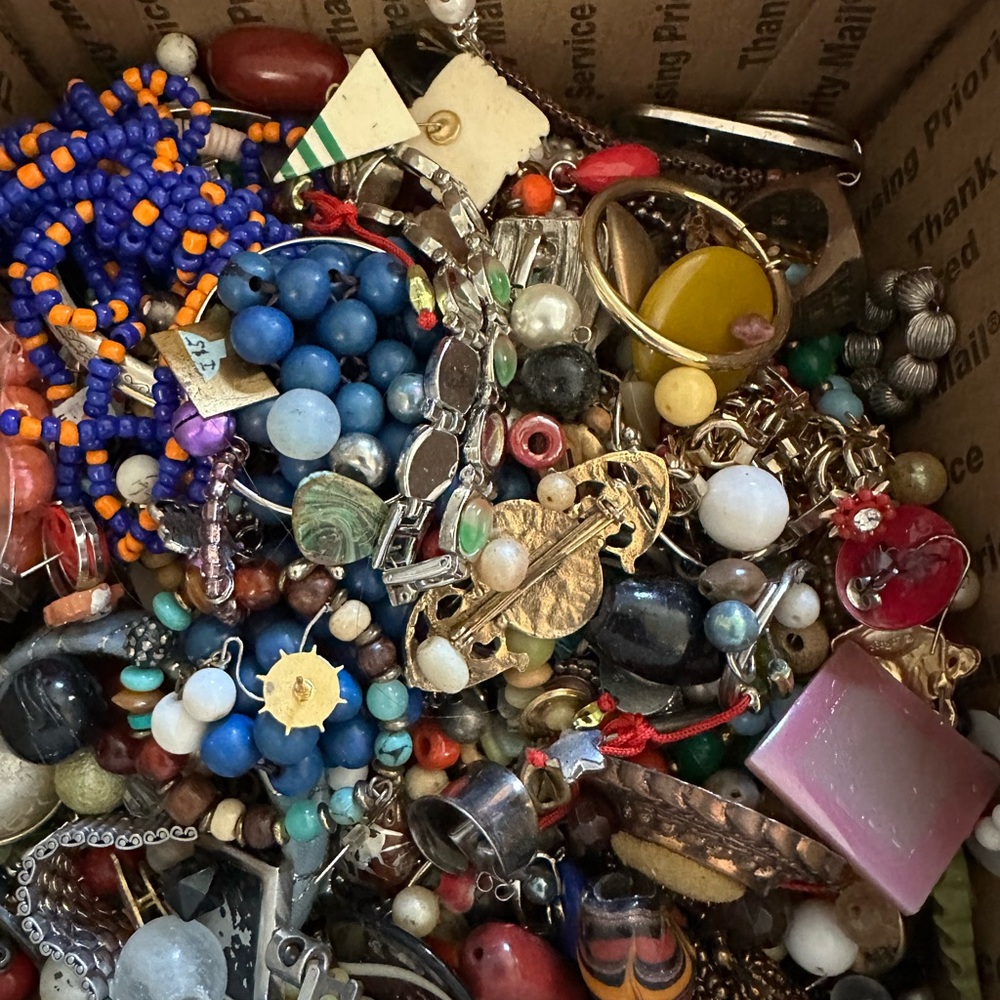 1/2 lb Craft Destash Vint Jewelry Beads & free jewelry OR Czech Beads Samp ($10) - Picture 3 of 7